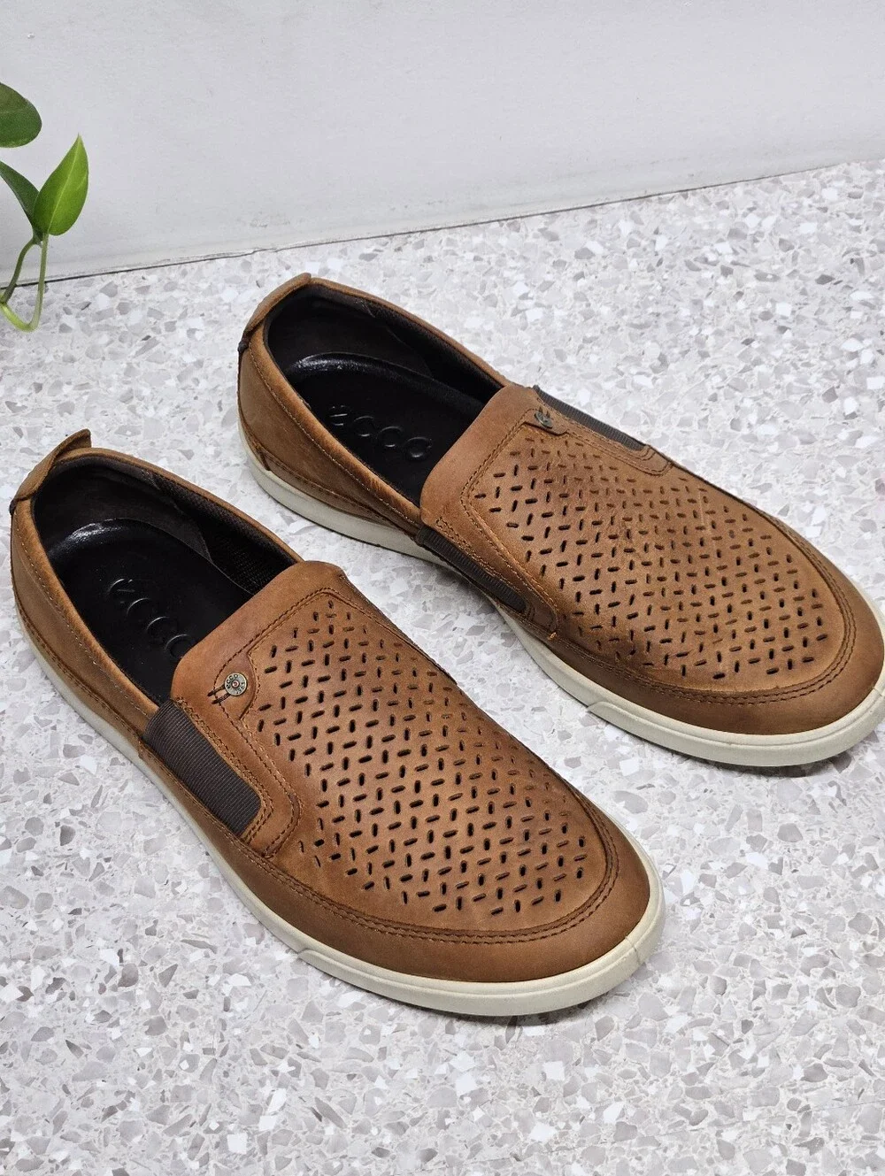 ECCO 1963 Collin Perforated Leather Slip On Shoes Mens Size: 10 Brown Comfort - Picture 3 of 14